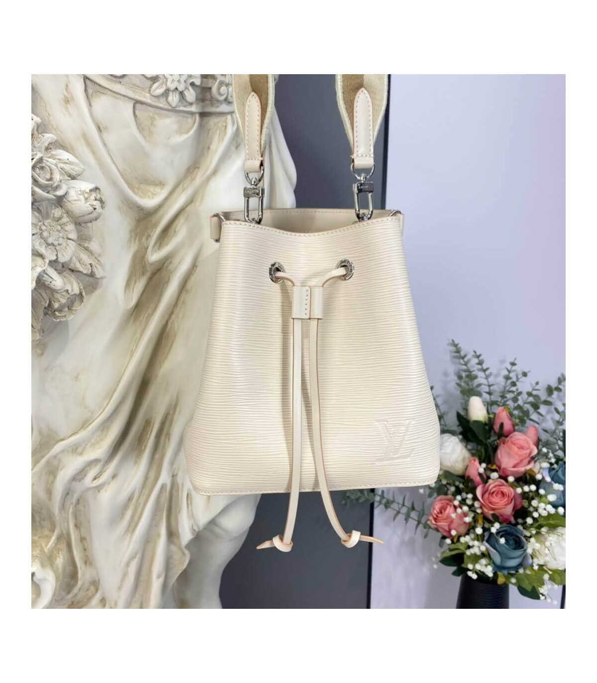 Louis Vuitton N茅ono茅 BB Quartz White