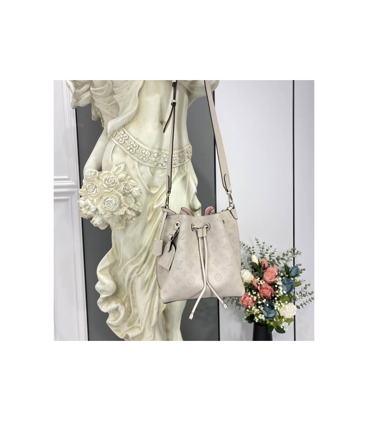 Louis Vuitton Mahina Leather Muria