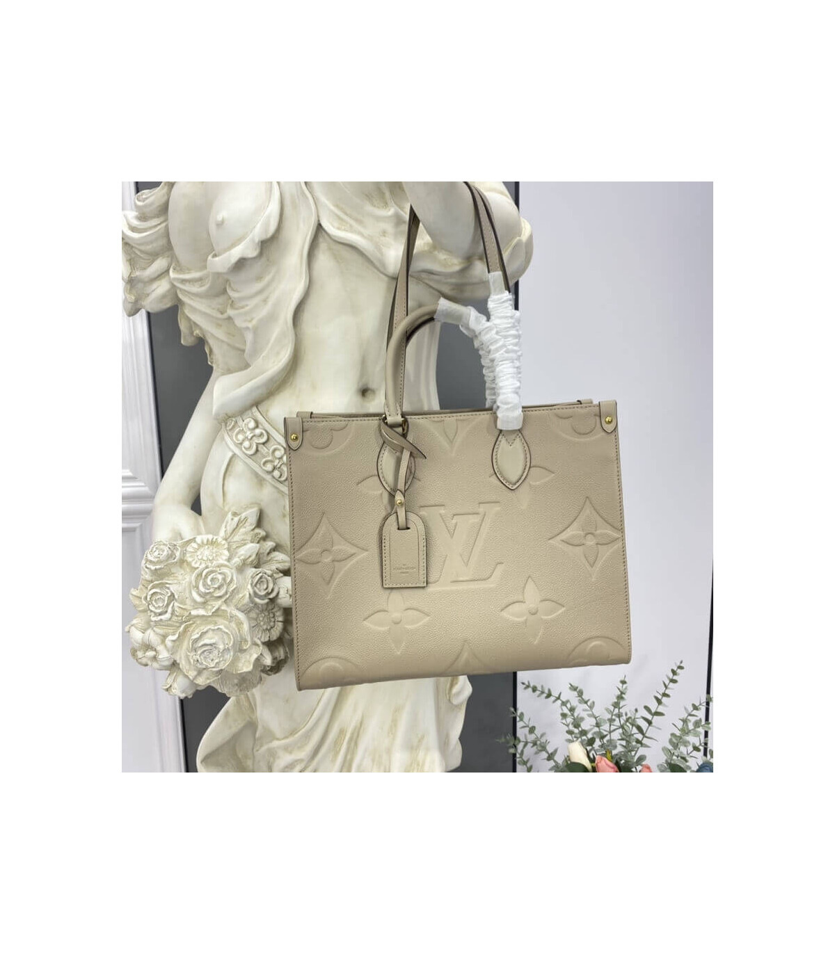 Louis Vuitton Onthego MM Grey